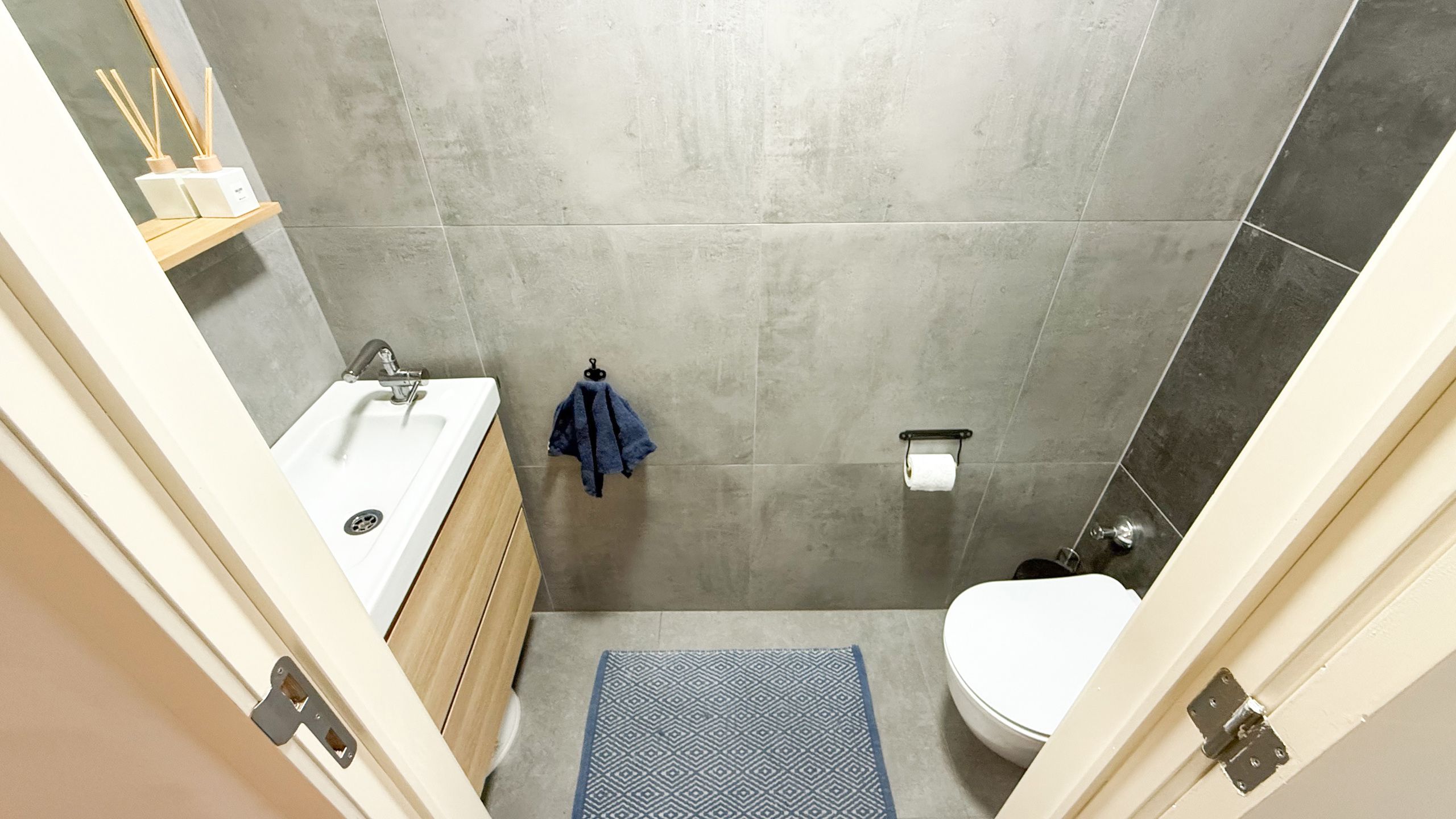 Instapklare halfopen bebouwing op topligging dicht aan natuurzone! foto 27