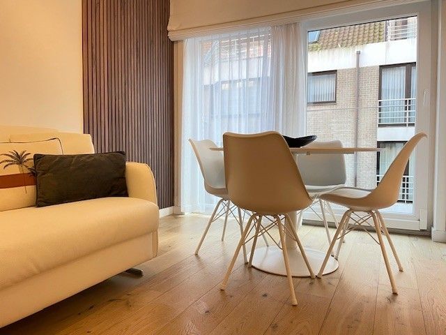 Tof gemeubeld appartement met 1 slaapkamer nabij het Heldenplein foto 2