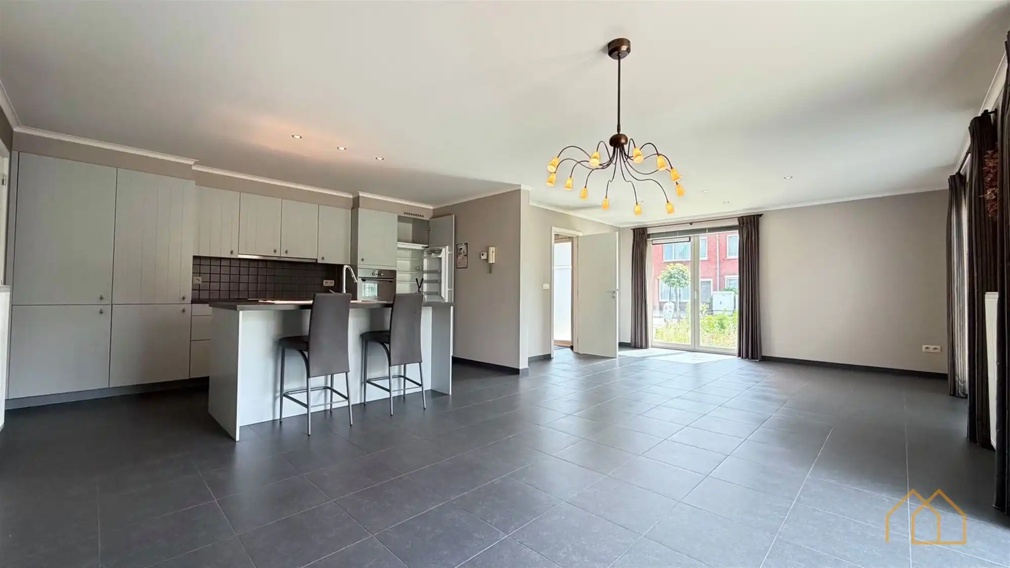 Appartement met tuin, carport en parkeerplaats foto 6
