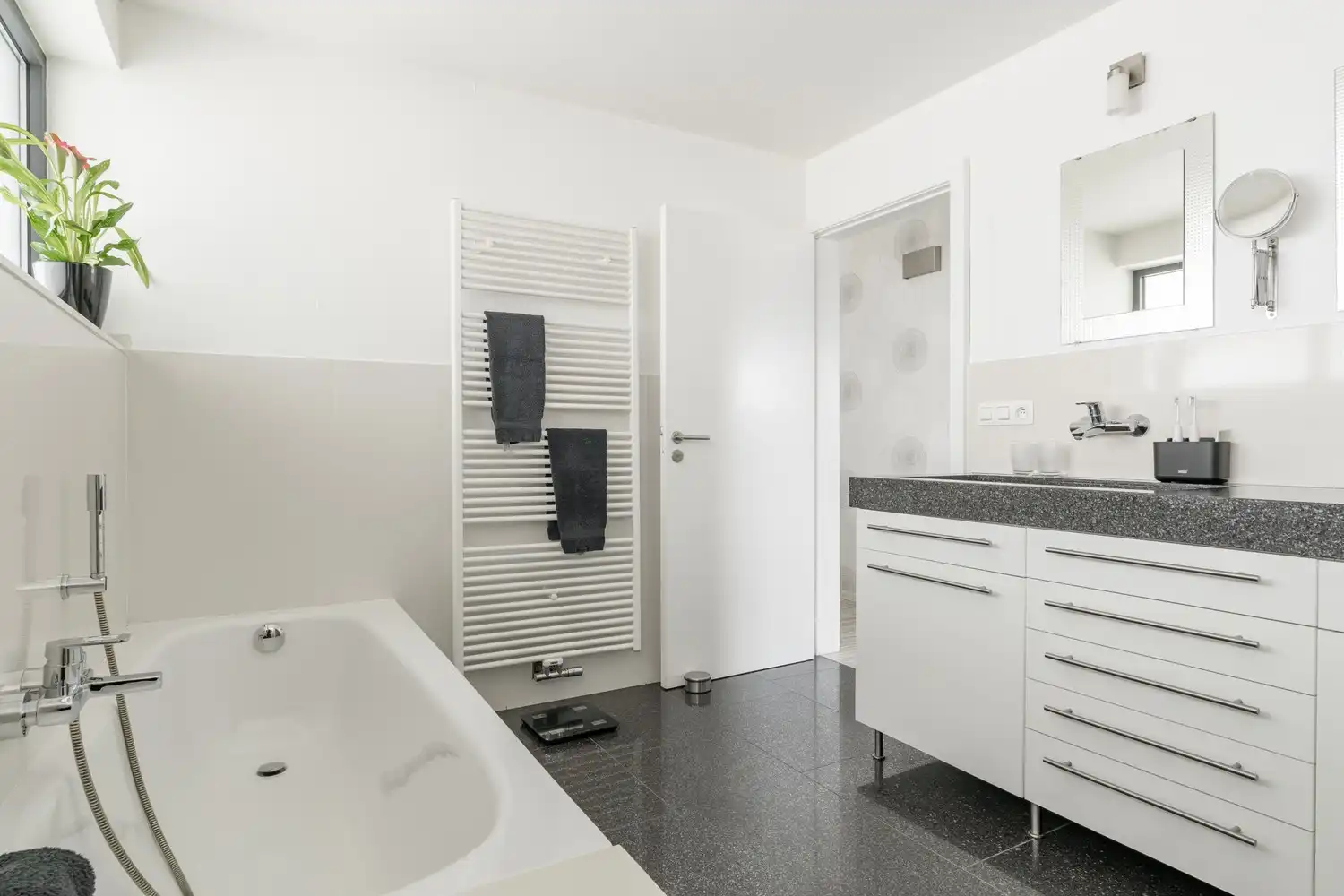 Luxe villa te koop in Neerpelt: moderne architectuur en ruimte in overvloed aan de Beukenlaan. Ideaal voor uw gezin! foto 32