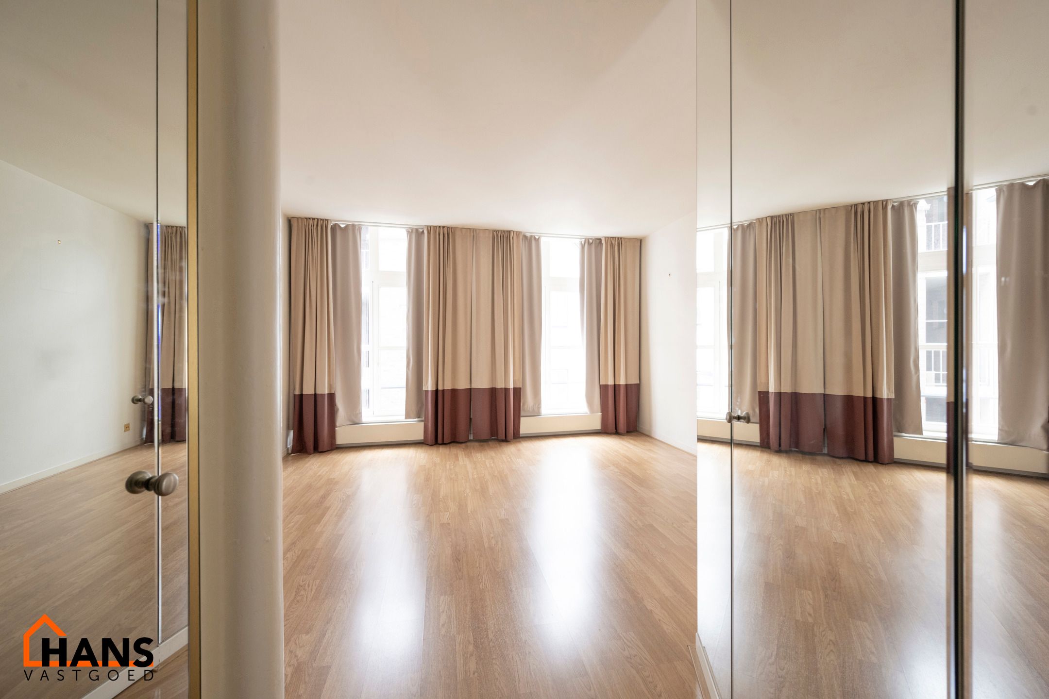 Luxueus appartement in een historisch gebouw in hartje Antwerpen. foto 16