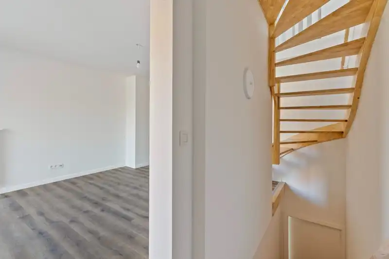 Volledig gerenoveerd, 1 slaapkamer appartement  met terras en parkeerplaats TE KOOP in Beveren-Leie! foto 3