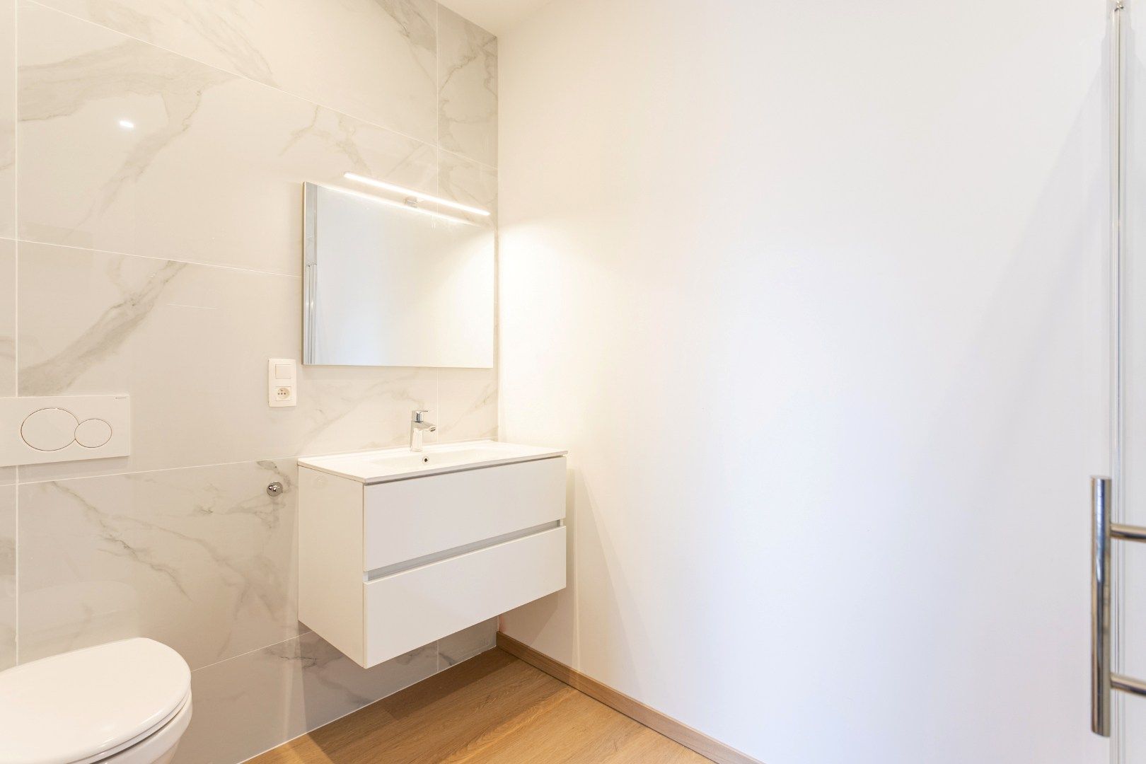 Uniek triplex-appartement in het centrum van Halle foto 10
