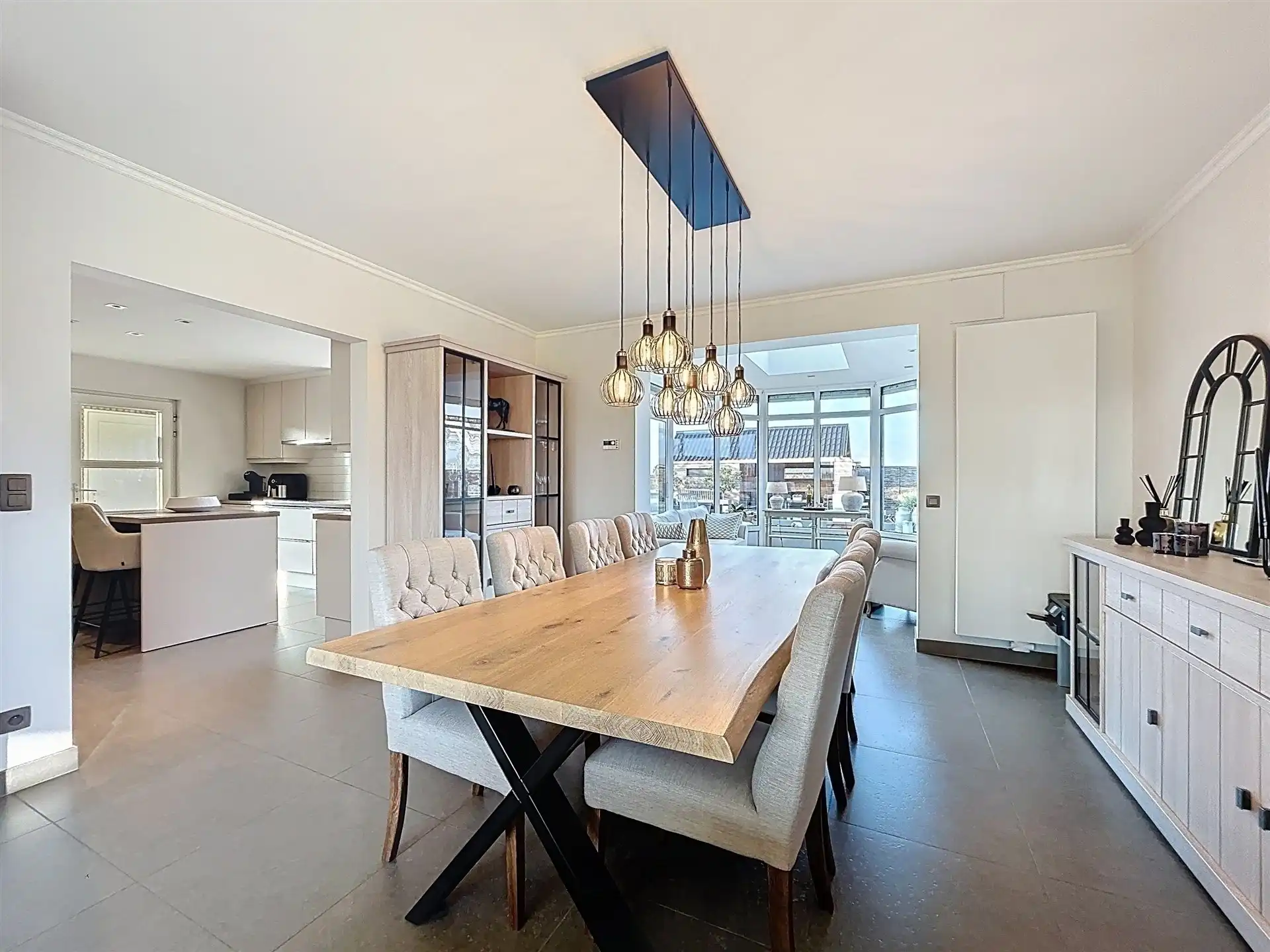 Ruime woning met bijbouw en weide op perceel van 6790 m²  foto 4