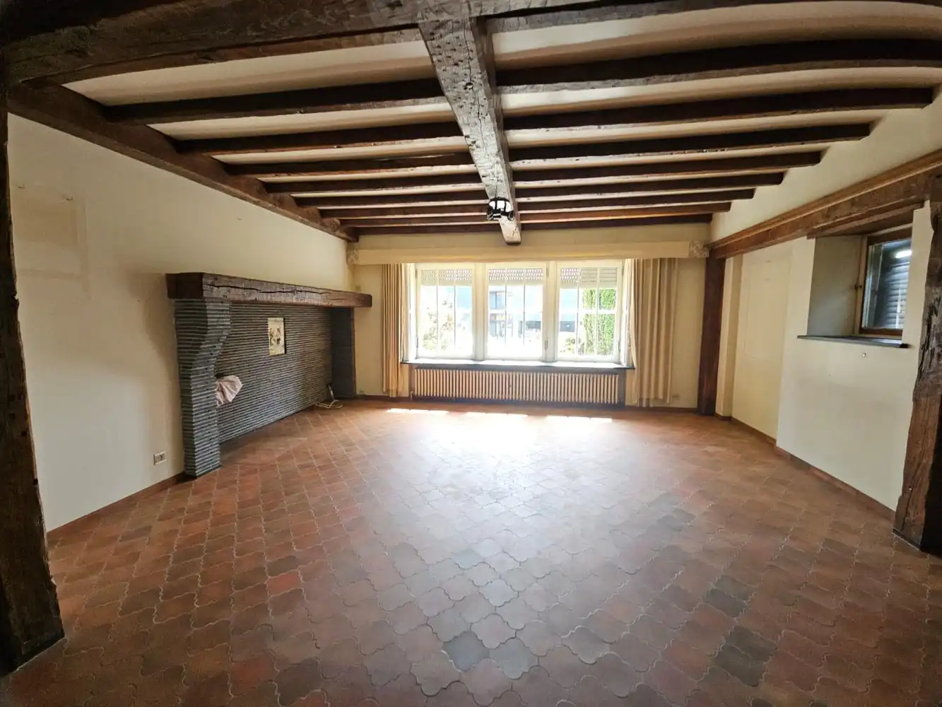 Charmante, te renoveren villa op gunstige locatie foto 13