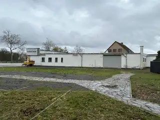 COMMERCIEEL PAND NABIJ DRUKKE VERKEERSADER TE HASSELT foto 8