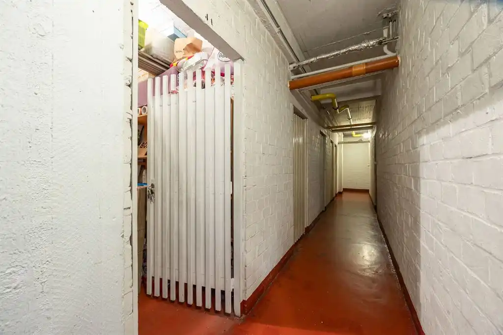 Instapklaar appartement met optionele parkeerplaats foto 17