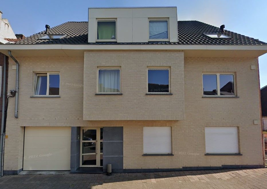 Appartementsgebouw (5 app.) op gunstige locatie foto {{pictureIndex}}