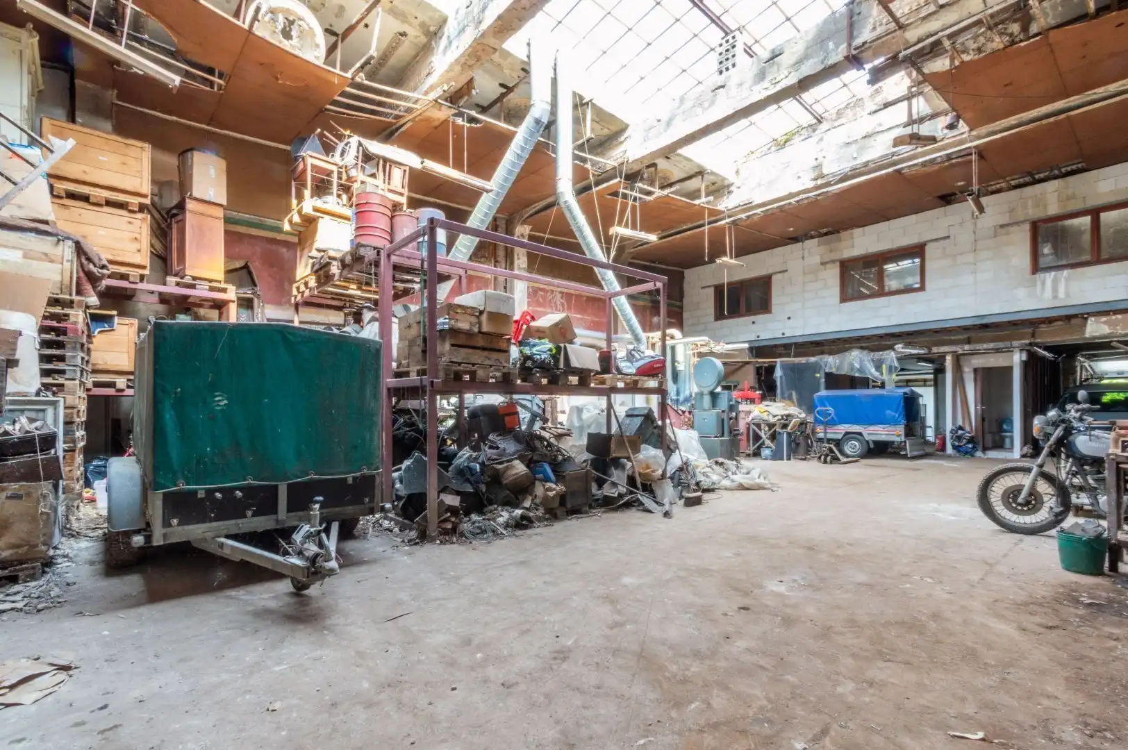 WERKPLAATS/LOODS (472m²) & KANTOOR + APP ! foto 5