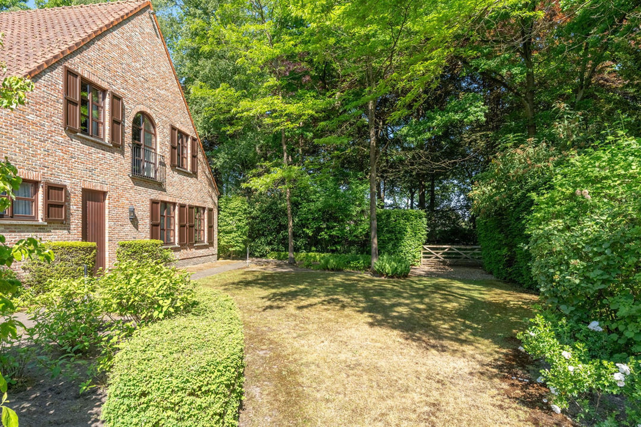 Ruime villa met 6 slpk op 2.295 m² grond met veel privacy foto 65