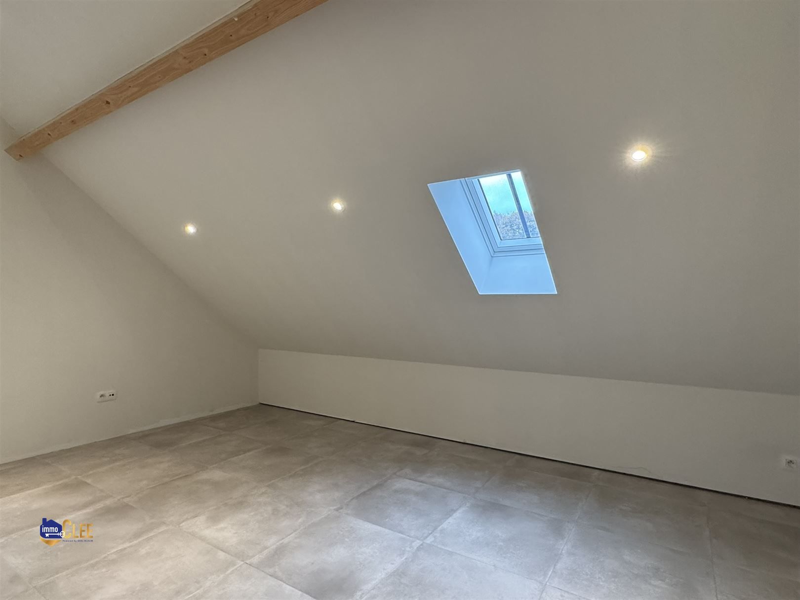Gerenoveerd duplex appartement op het Begijnhof te Sint-Truiden foto 10