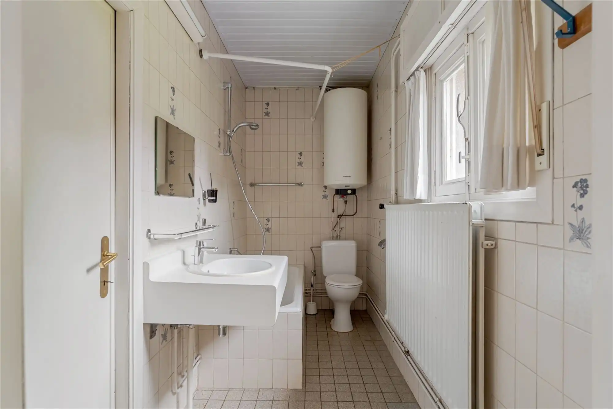 Charmante te renoveren woning op 9a75ca foto 11