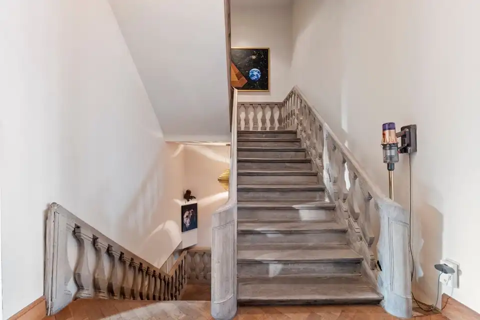 ICONISCH HANDELSPAND MET LUXUEUZE WOONST OP DE GROTE MARKT VAN SINT-TRUIDEN foto 54