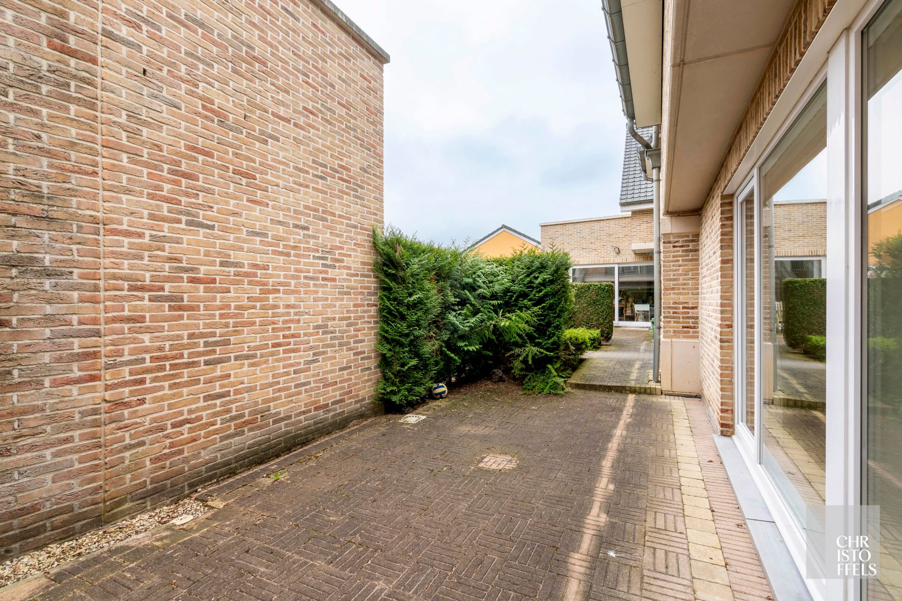Instapklaar 2-slaapkamerappartement (116m²) in het centrum van Zutendaal! foto 11