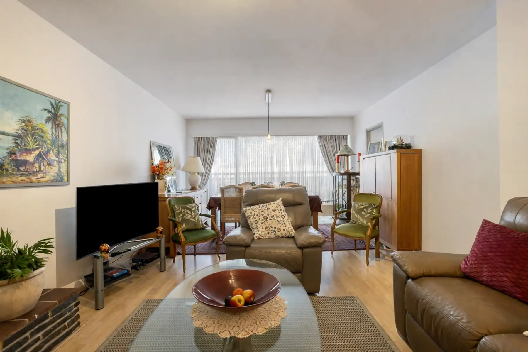 Ruim 3-slaapkamerappartement met terras foto {{pictureIndex}}