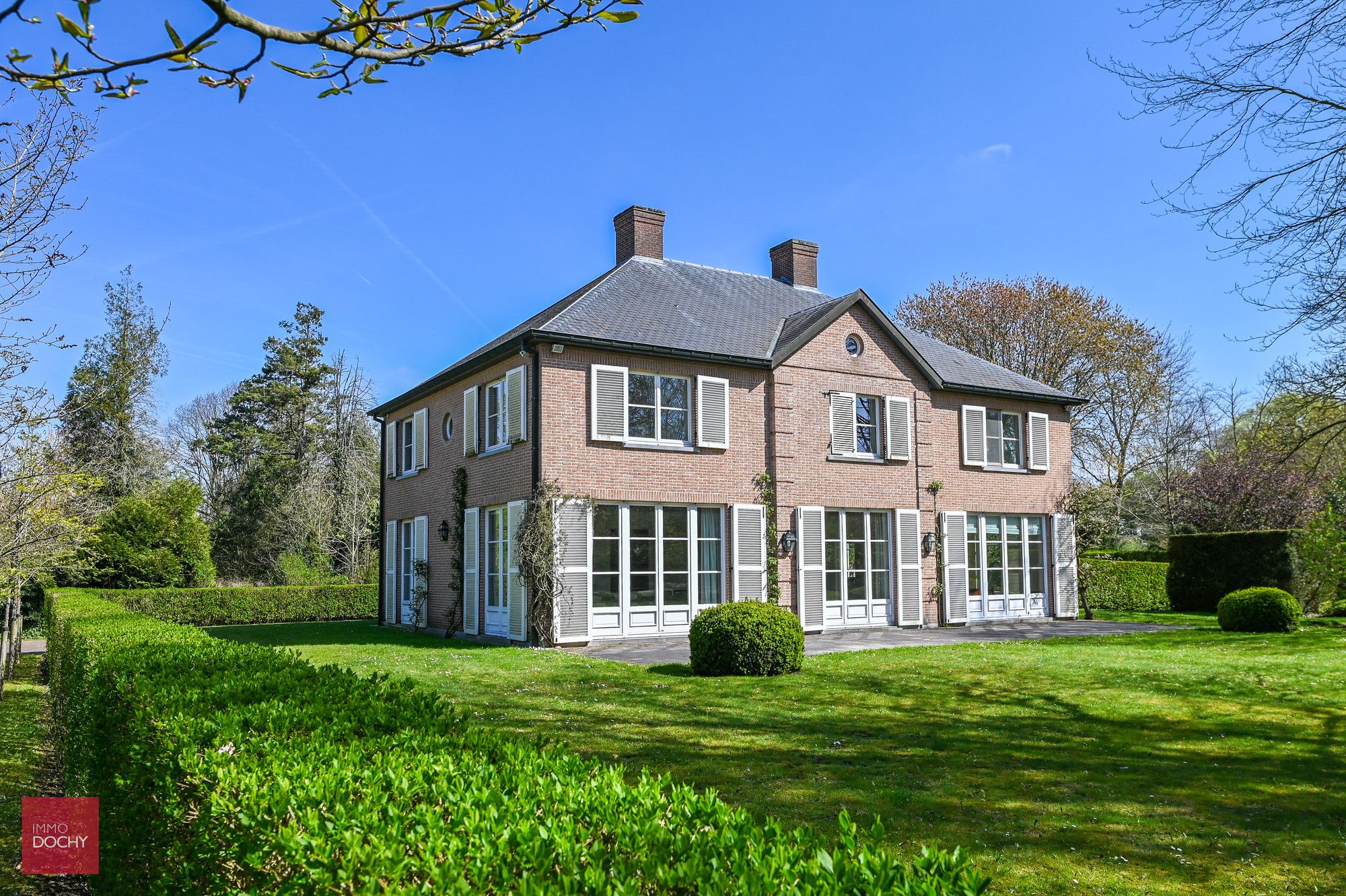 Hoofdfoto van de publicatie: Ruime villa op topligging (Wolvendreef)