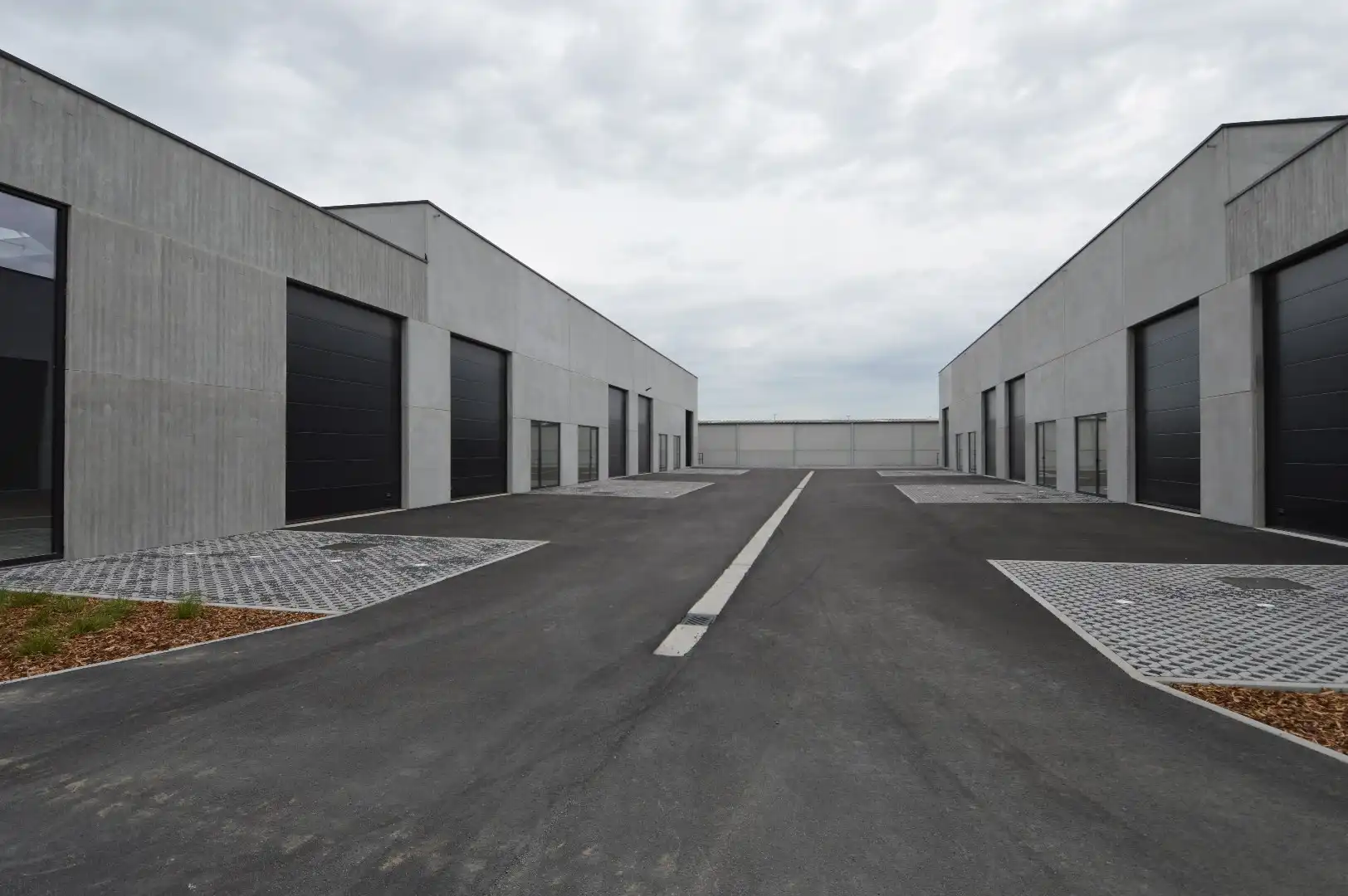 Nieuwbouw KMO-Unit in Waregem/Sint-Eloois-Vijve incl. 2 standplaatsen (Unit 3) te huur foto 2