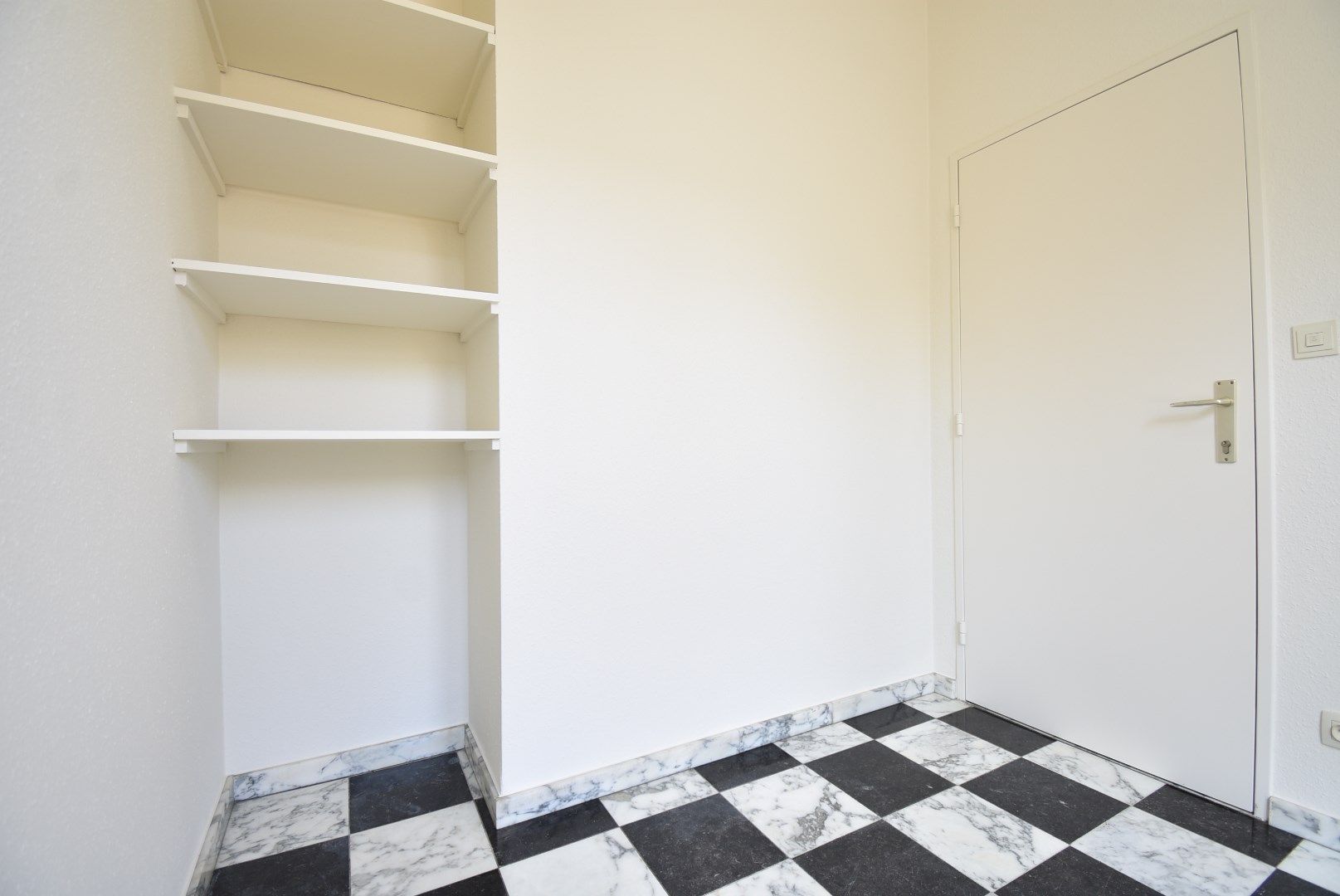 Ruime woning in Kiewit met 8 slaapkamers en gezellige tuin foto 6
