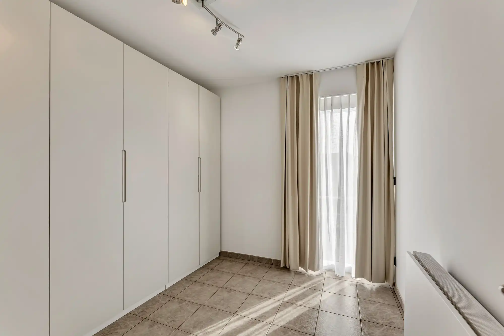 Instapklaar, centraal gelegen appartement met garage foto 16