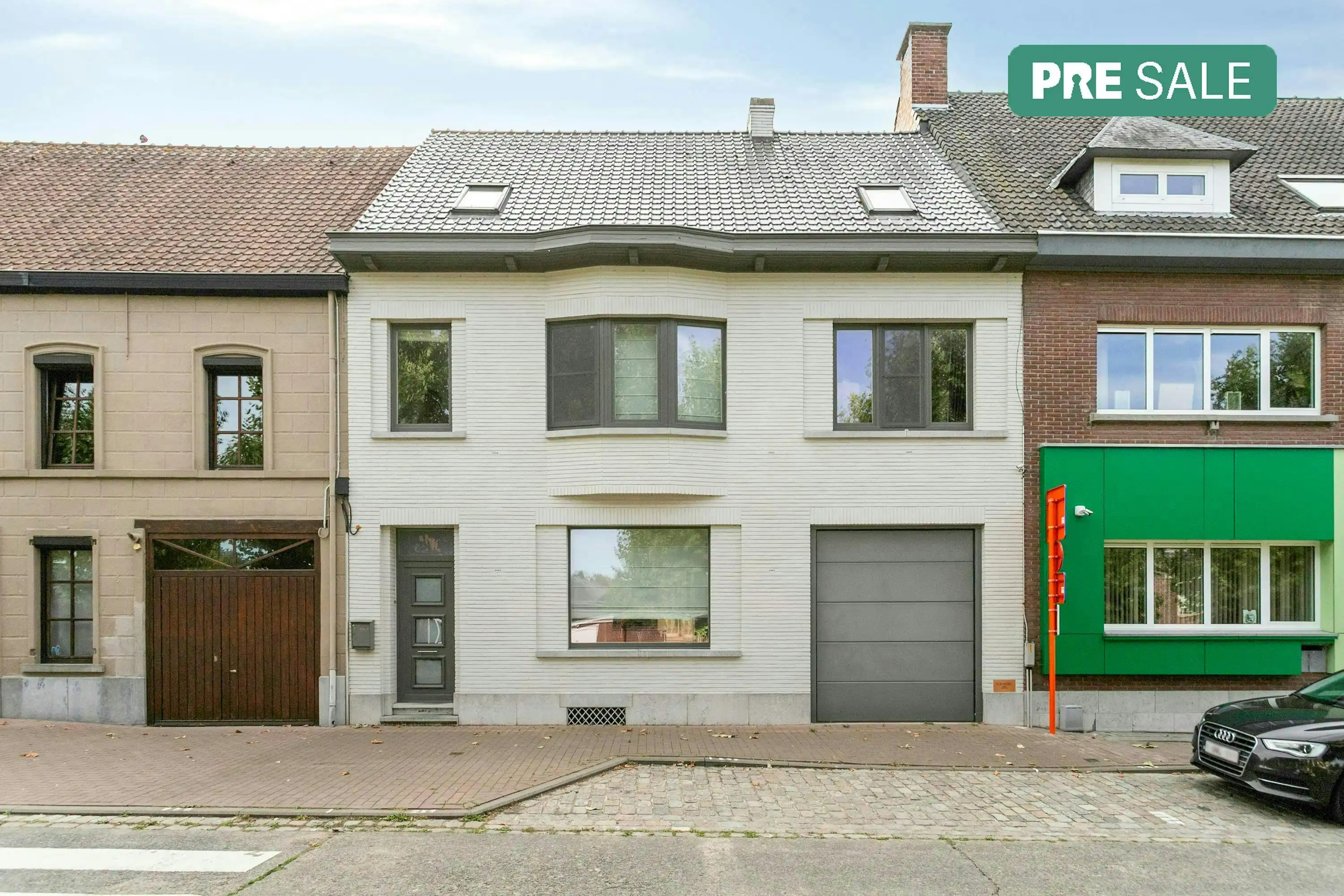 Gerenoveerde burgerwoning te koop in Velzeke (Zottegem) foto {{pictureIndex}}