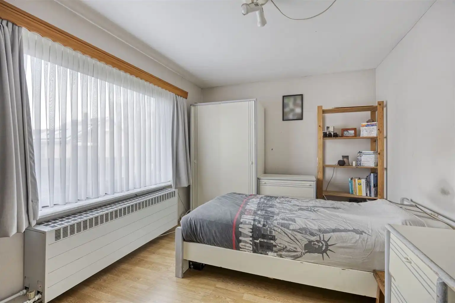 Gelijkvloerse, vrijstaande woning met 3 slaapkamers, omheinde tuin en garage op een rustige locatie nabij het centrum van Maaseik. foto 13