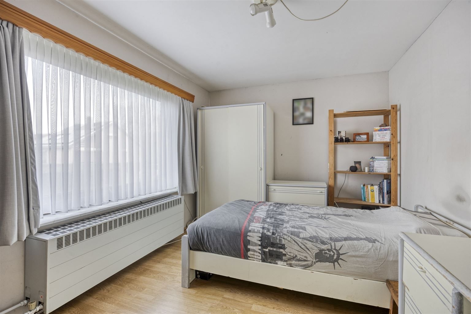 Gelijkvloerse, vrijstaande woning met 3 slaapkamers, omheinde tuin en garage op een rustige locatie nabij het centrum van Maaseik. foto 13