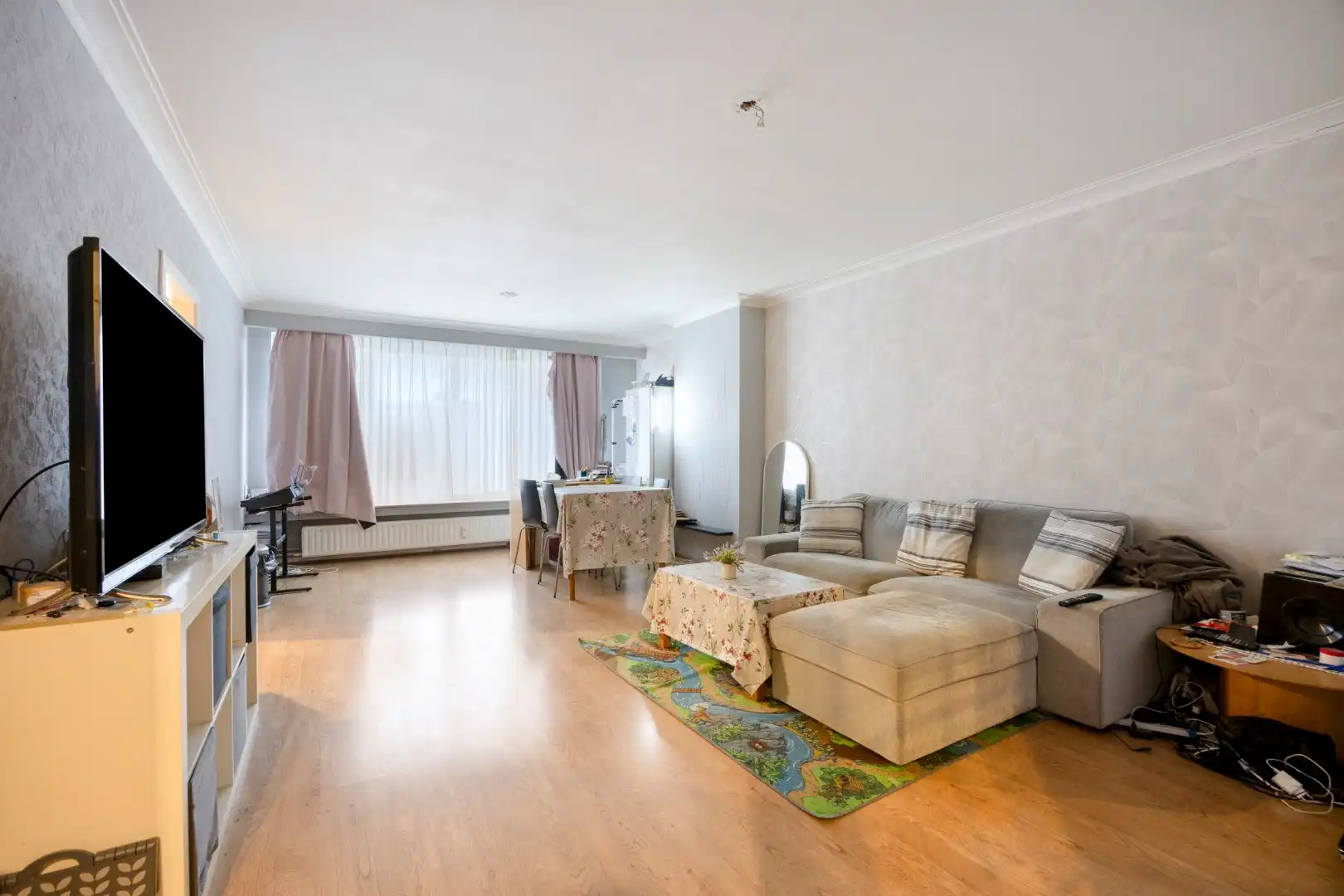 Subliem 2-slpk appartement met terras  foto 2