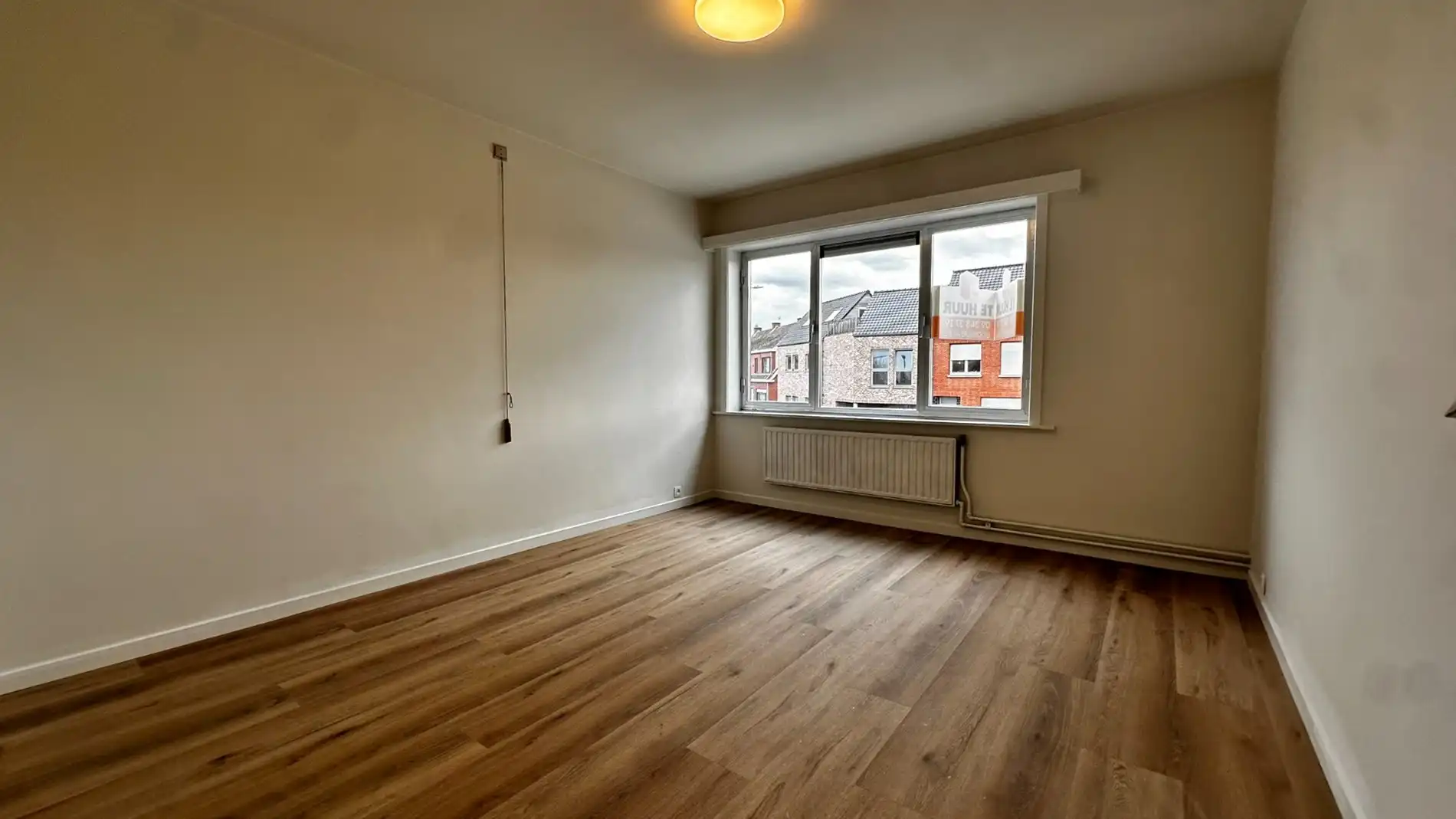 Gerenoveerde rijwoning te huur in Zele foto 6