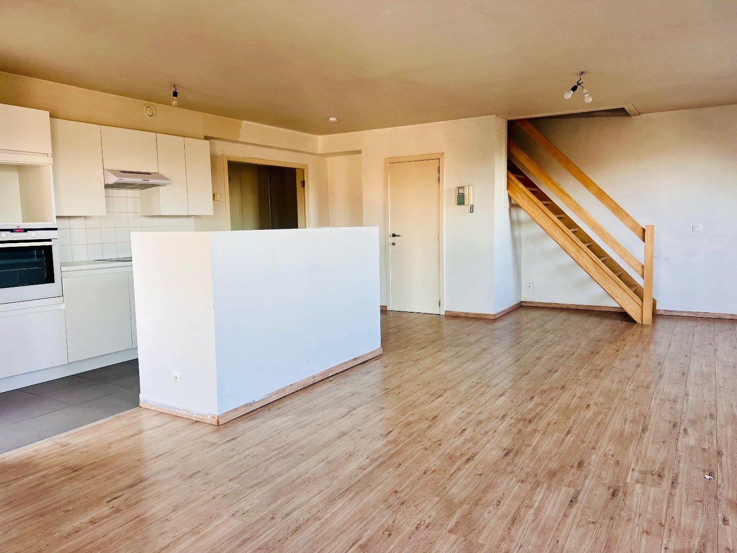 2 slpk appartement met terras en garage foto 4