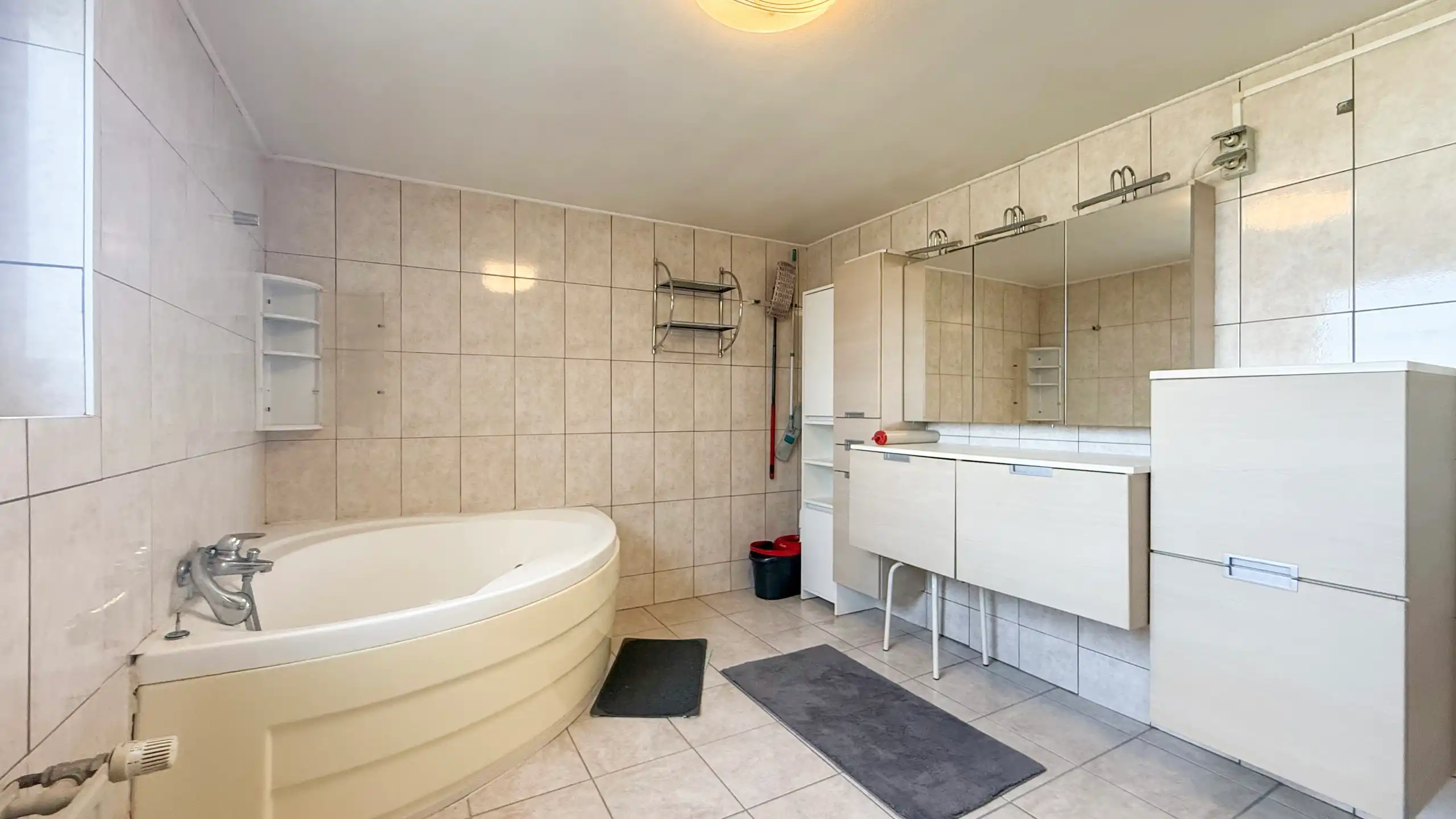 Ruime woning met 4 SLPK op een toplocatie! foto 34