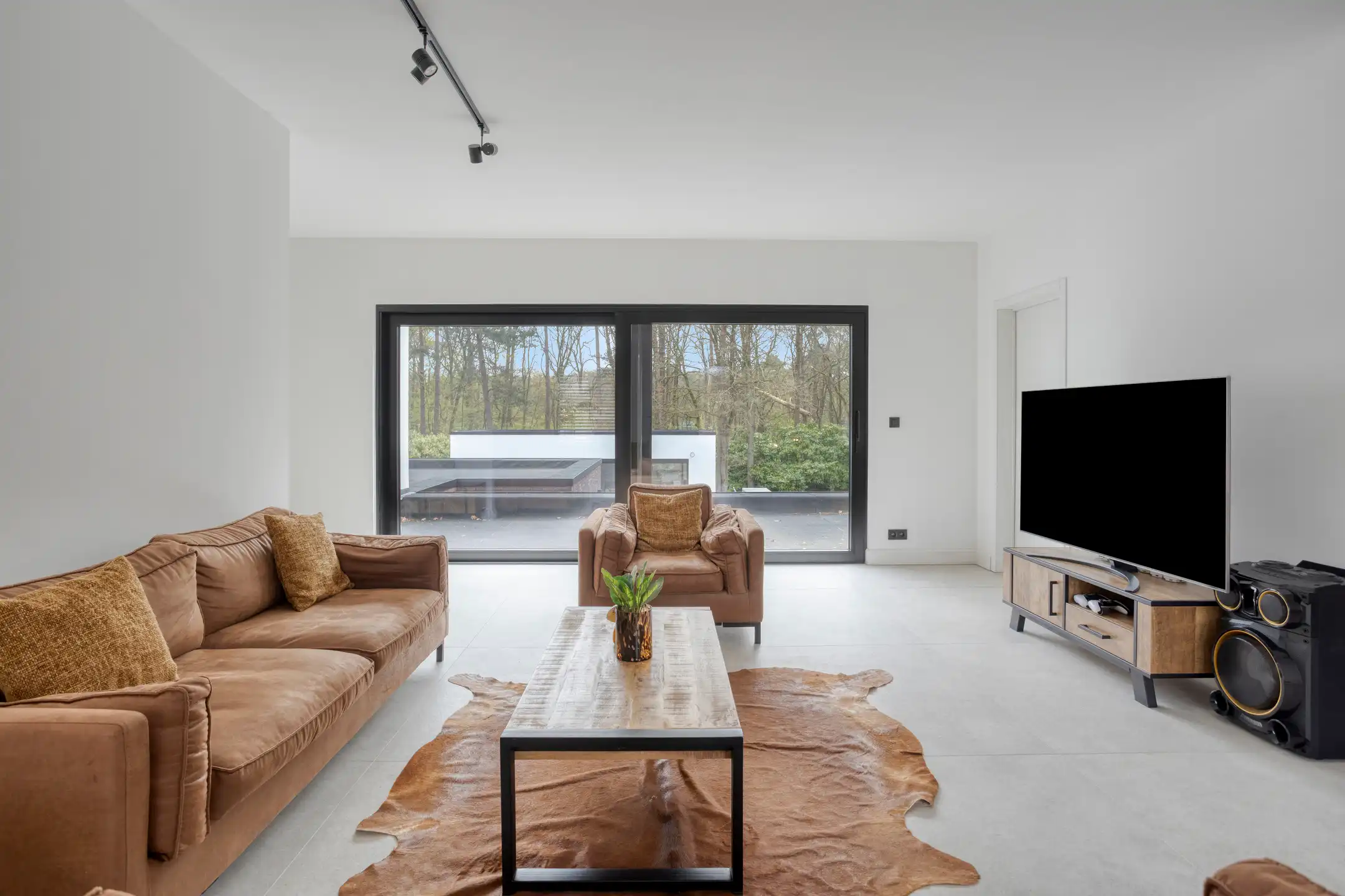 Riante villa met bijgebouw en aangrenzende bouwgrond op uniek perceel  foto 23