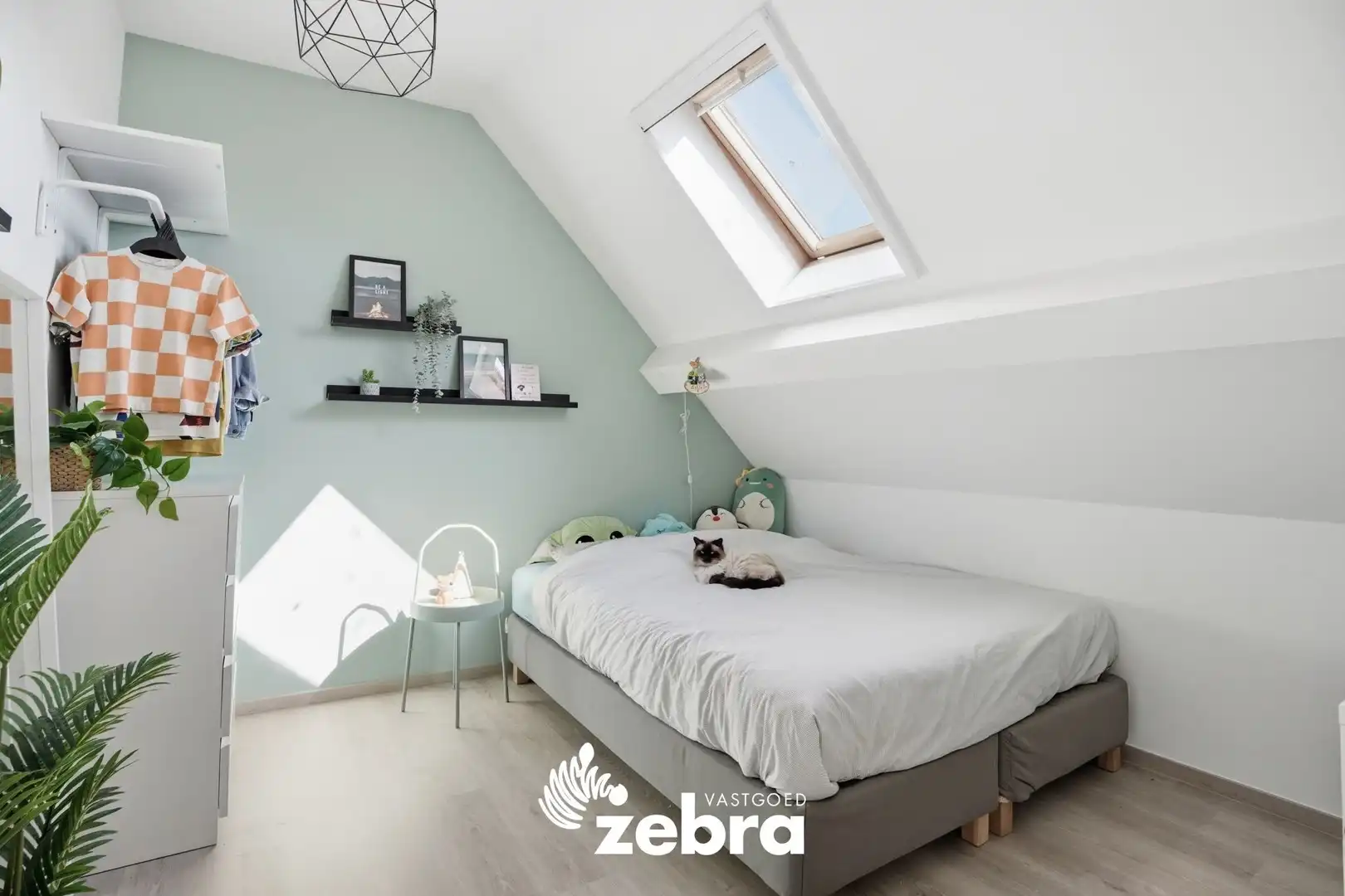 Instapklare, volledig gerenoveerde woning in Tielt met tuin, terras en uitweg! foto 16