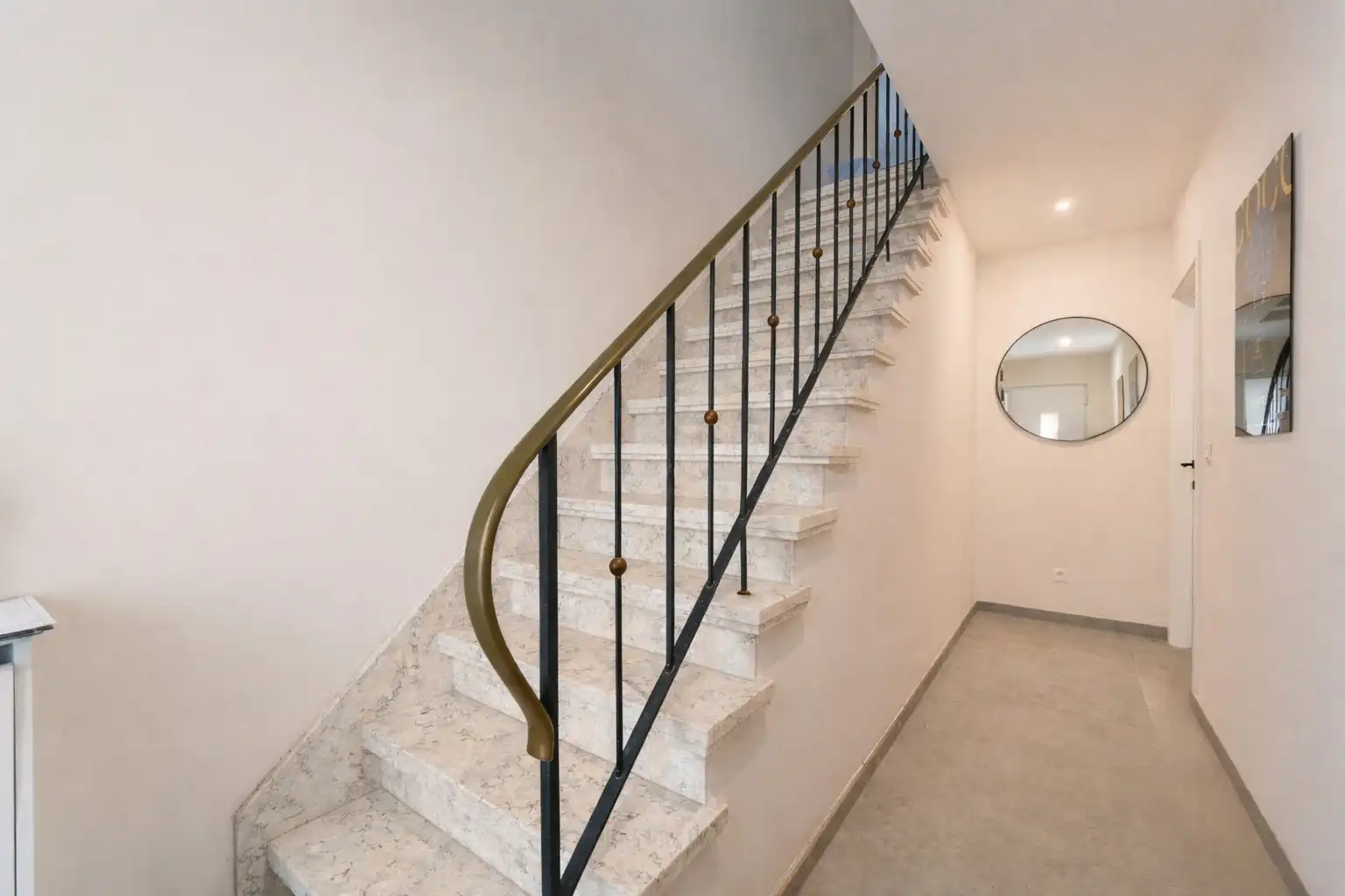 Instapklare, gerenoveerde woning in een rustige buurt met grote zonnige tuin foto 6