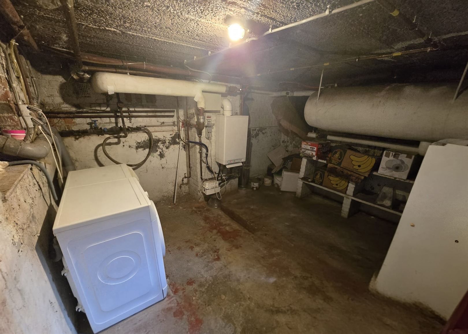 Te renoveren woning met karakter op toplocatie in Hasselt! foto 9