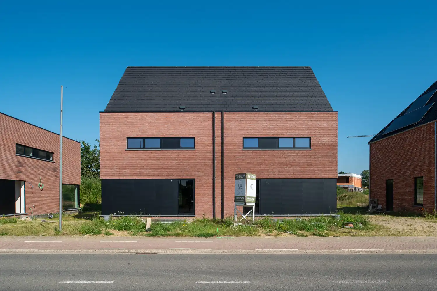 Moderne en energiezuinige nieuwbouwwoning te koop! foto {{pictureIndex}}