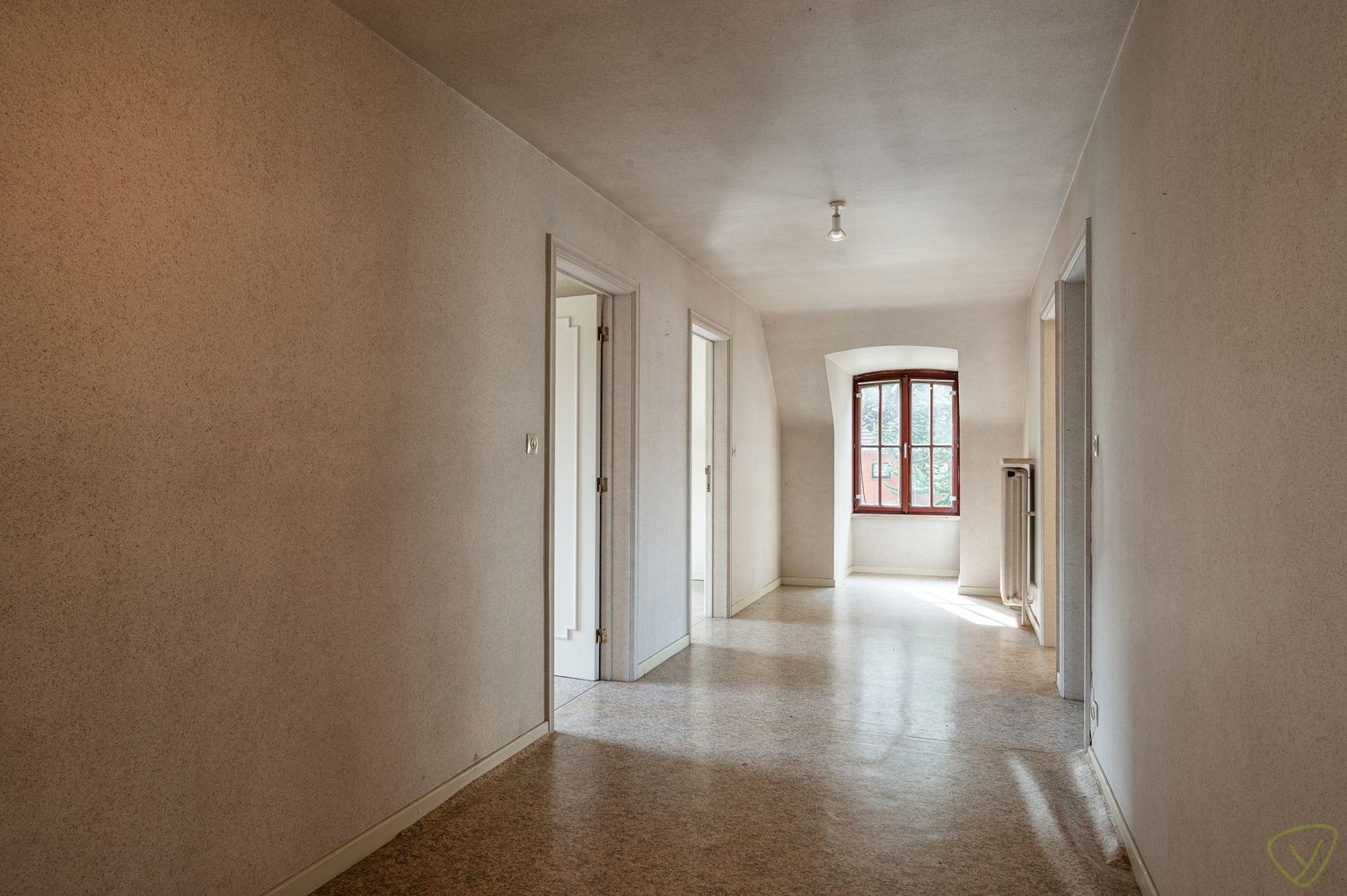 Vrijstaande te renoveren villa op uitzonderlijk groot perceel met bosgrond in Lembeke foto 15