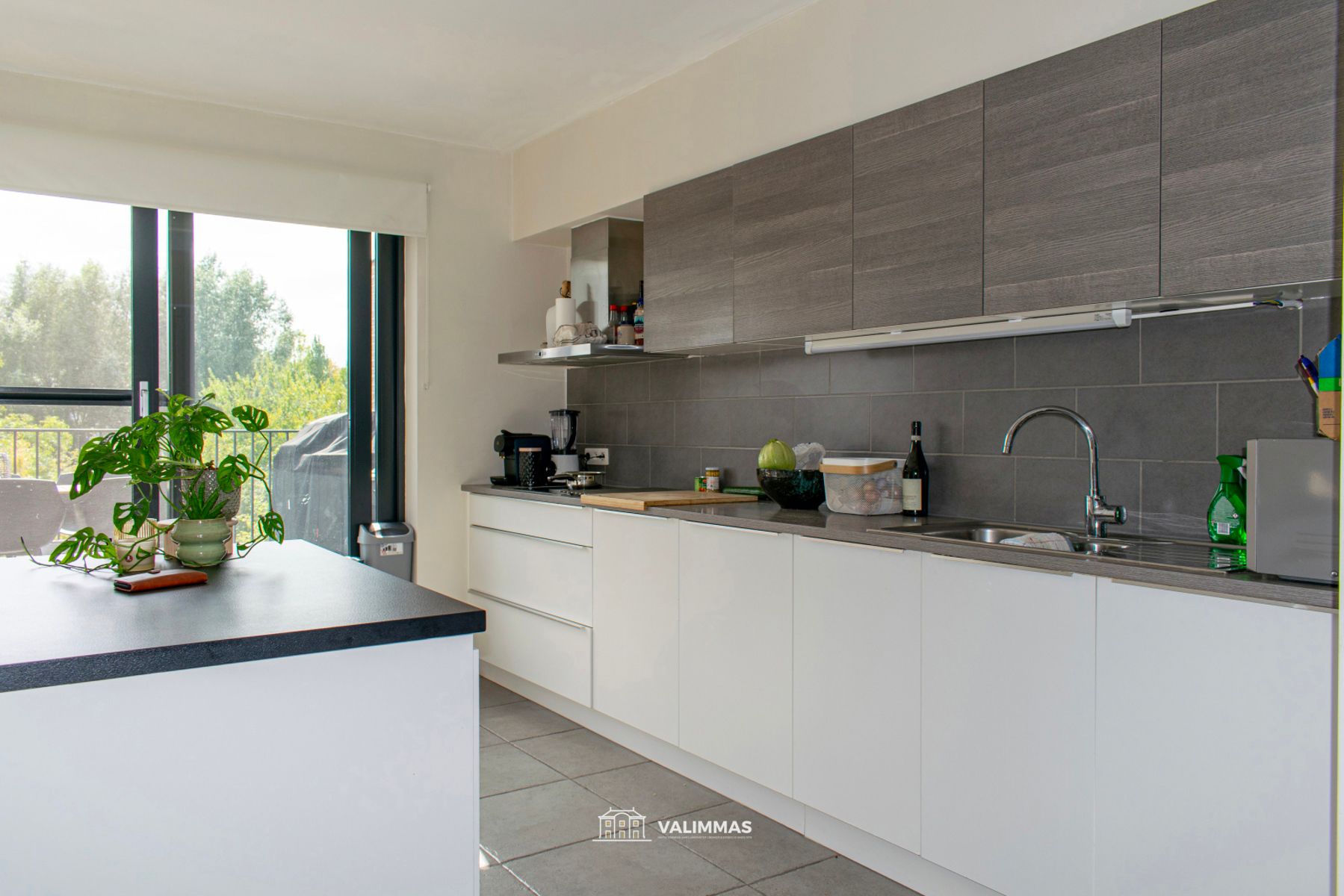Ruim en instapklaar appartement met groot zonneterras... foto 6