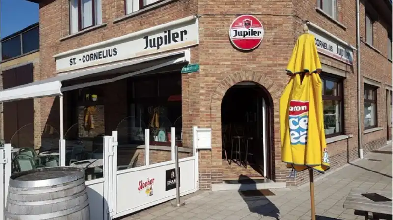Café met ruim Terras + Woonst te huur in Lapscheure Damme foto 17