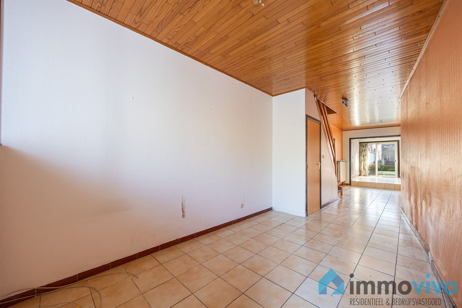 Te renoveren woning met 2 slaapkamers en gezellige tuin. foto 2