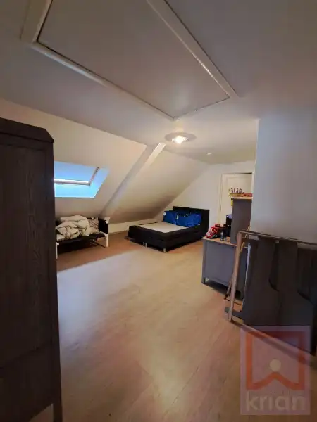 Grote ruime woning met 4 slaapkamers, tuin, garage en carport foto 7