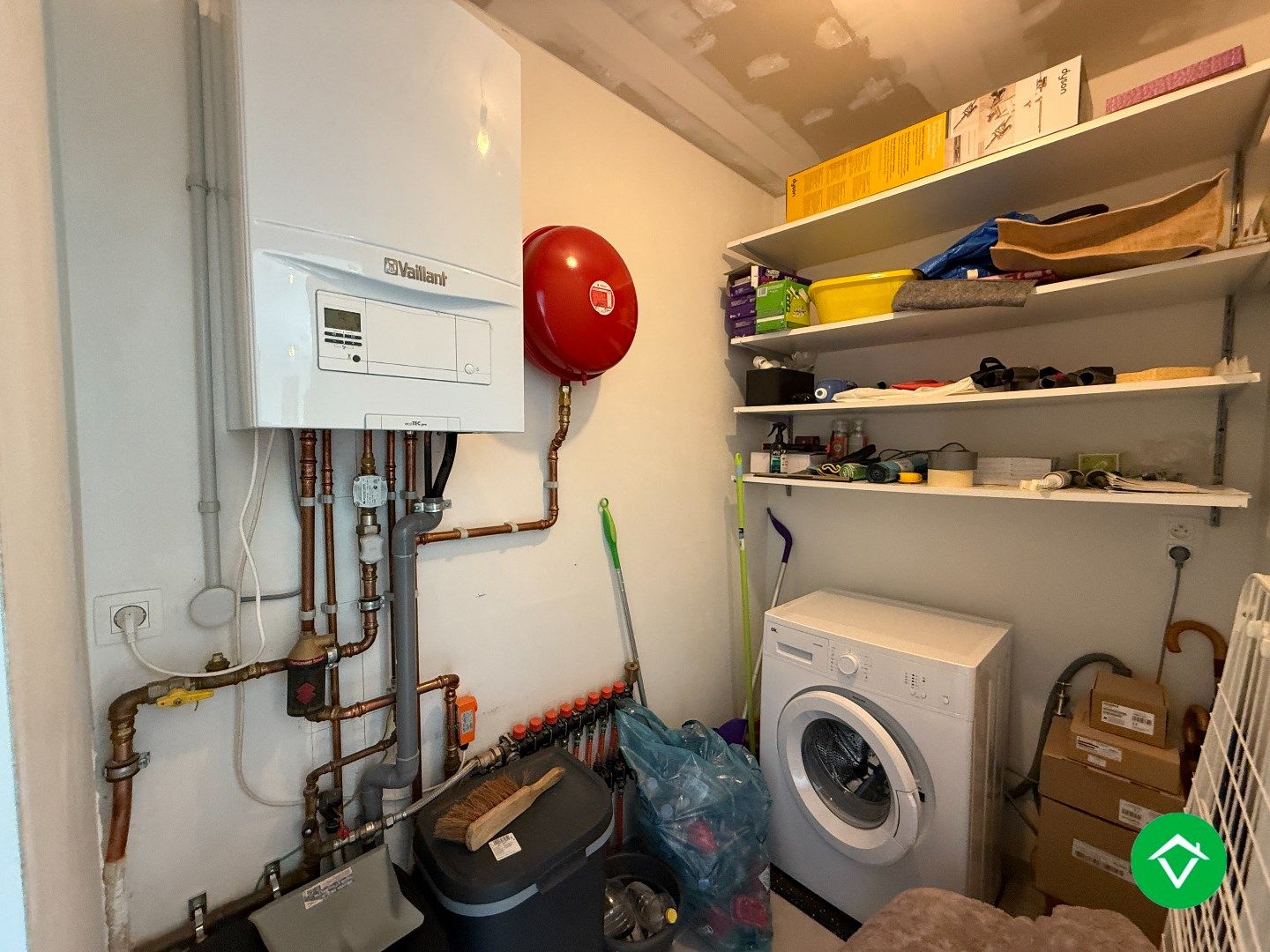 Prachtig dakappartement met twee slaapkamers, garage en twee terrassen met fenomenaal uitzicht te Roeselare foto 16