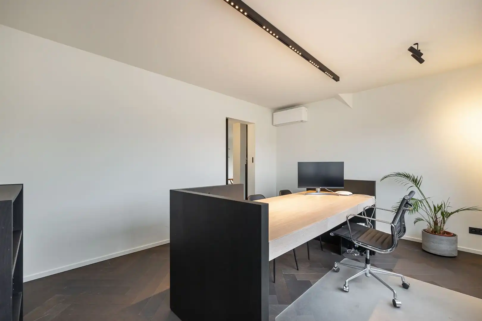 All-in kantoor met HQ-gevoel foto {{pictureIndex}}