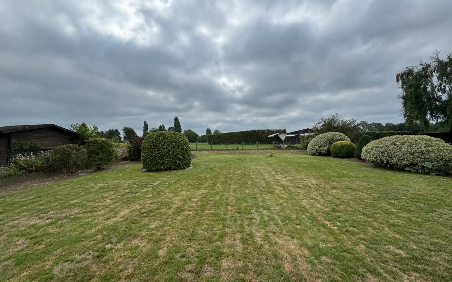 Te renoveren woning in centrum van Sint-Pieters-Leeuw foto 3