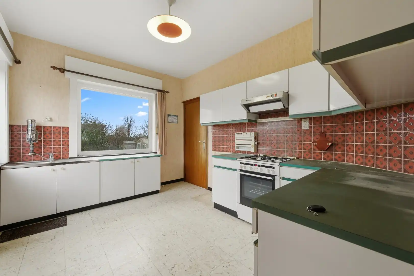 Te renoveren open bebouwing met veel ruimte en oppervlakte te Lubbeek foto 11