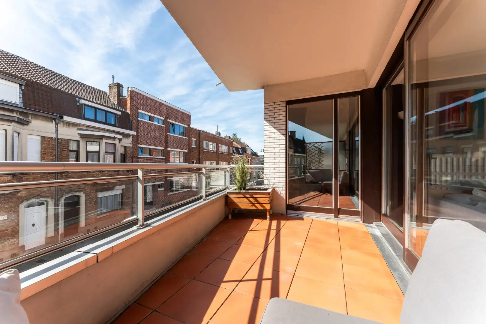 Appartement met 2 terrassen en een autostaanplaats foto 16