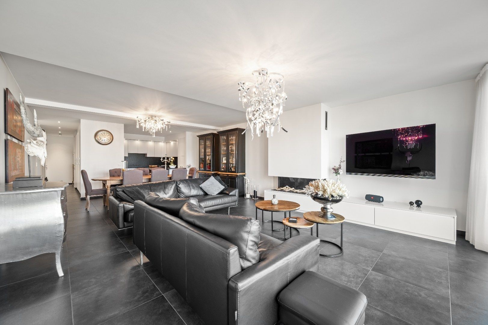 Instapklare, moderne penthouse op de Grote Markt in Tienen foto 4