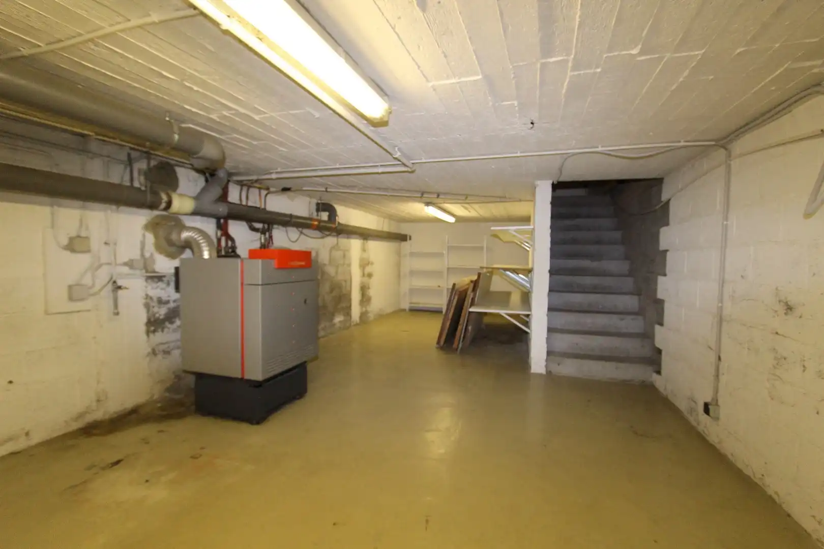 PRACHTIG GELEGEN MODERNE HANDELSWONING foto 21