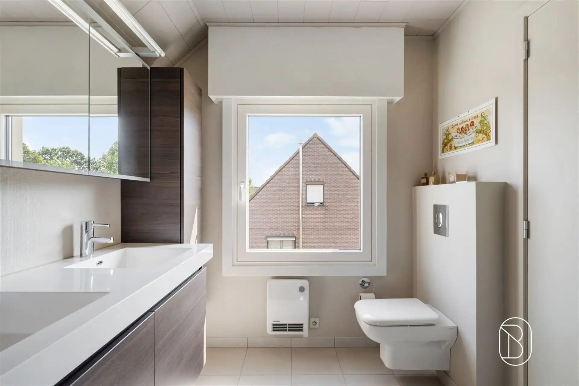 Toffe gezinswoning met prachtige tuin en bijgebouw.  foto 12