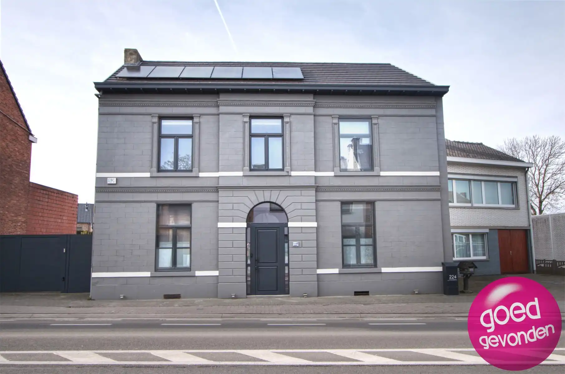 Hoofdfoto van de publicatie: HERENHUIS - 2 SLK - PARKINGS - TERRASSEN - TUIN - CENTRAAL