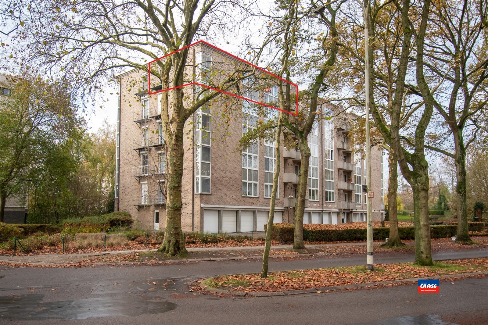 Instapklaar appartement | 2 slpks | garage  foto {{pictureIndex}}